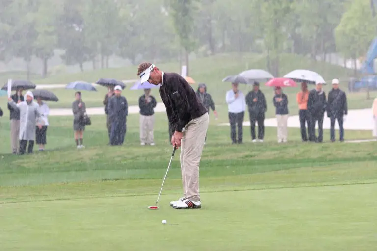Do Golf Courses Close When It Rains?
